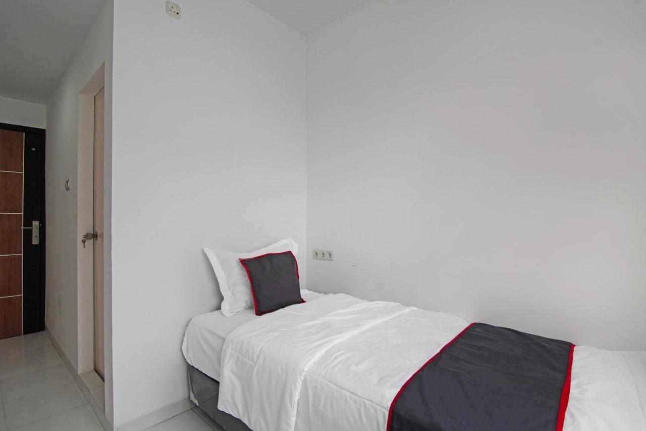 Oyo 92300 Koala House Hotel Pekanbaru Bagian luar foto